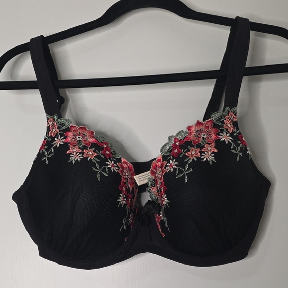 Soma Other - Soma Black Underwire Bra with Red Floral Embroidery